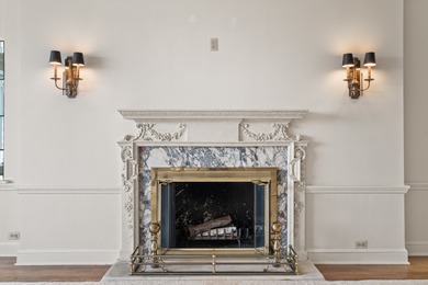 Exquisite Full-Floor Residence with Panoramic Lakefront Views