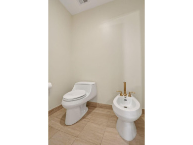 Rarely available Cristelle Cay condo--ready for a quick move-in!