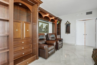 Rarely available Cristelle Cay condo--ready for a quick move-in!