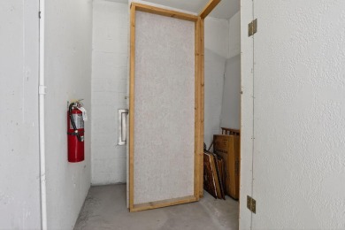 Rarely available Cristelle Cay condo--ready for a quick move-in!