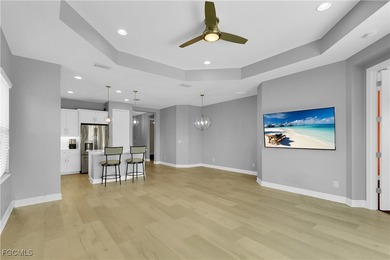 Beautifully Upgraded Villa with Water View - Steps from the