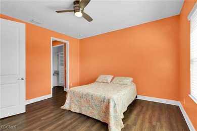 Beautifully Upgraded Villa with Water View - Steps from the