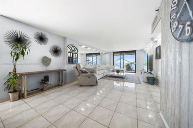 Stunning direct ocean views and beach access on Millionaire's