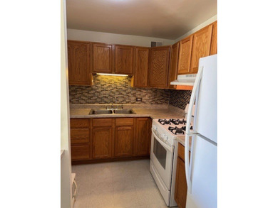 WELCOME TO THE STUNNING, EXTREMELY SUN-FILLED 1 BEDROOM CONDO