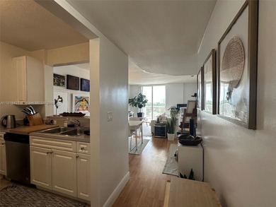 Beautiful 1-bed, 1-bath apartment, very close from the heart of