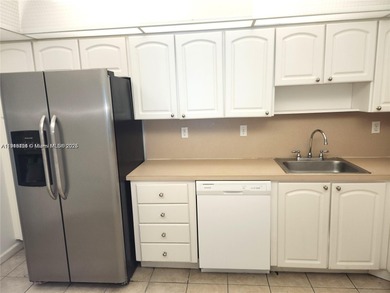 * OPPORTUNITY* BEAUTIFUL 1 BED/ 1 BATH - 1,005 SF - WOOD &