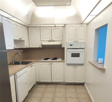 * OPPORTUNITY* BEAUTIFUL 1 BED/ 1 BATH - 1,005 SF - WOOD &