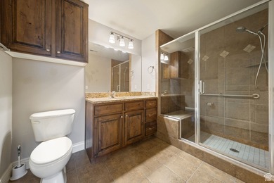 Gorgeous High-rise luxury custom-built condo with elevator