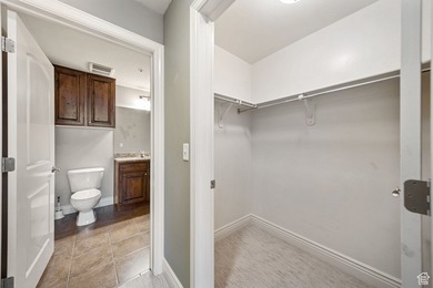 Gorgeous High-rise luxury custom-built condo with elevator