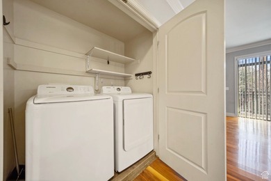 Gorgeous High-rise luxury custom-built condo with elevator