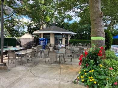 HUGE PRICE REDUCTION! OWNER LISTENING TO ALL OFFERS! Flexible