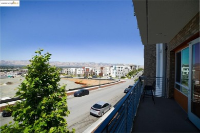 Modern 2BR/2BA on Communications Hill with one of the most
