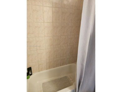 GREAT LOCATION CLOSE TO THE BEACH, CASINOS, DOWNTOWN HOLLYWOOD