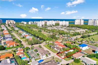 Single family home for $650k in Naples Park! Walking distance to