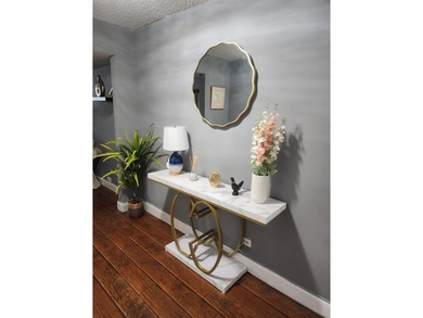 BEAUTIFUL 2BR/2BA CORNER UNIT IN MOVE-IN CONDITION, FEATURING AN