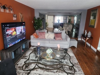 BEAUTIFUL 2BR/2BA CORNER UNIT IN MOVE-IN CONDITION, FEATURING AN