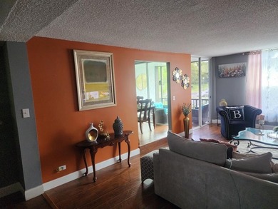 BEAUTIFUL 2BR/2BA CORNER UNIT IN MOVE-IN CONDITION, FEATURING AN