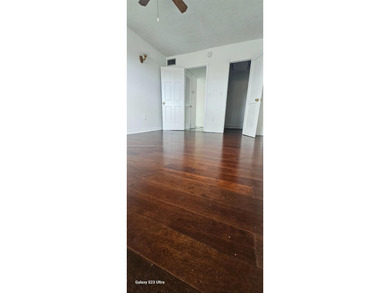 Excellent conditions 1B/1B in highly desirable Sunrise Lakes 55+