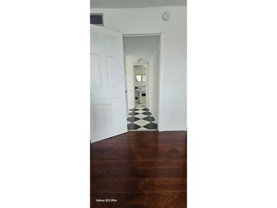 Excellent conditions 1B/1B in highly desirable Sunrise Lakes 55+