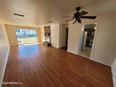 Beautiful 3BR/2BA Southside Condo with Pool & Creek Views! Enjoy