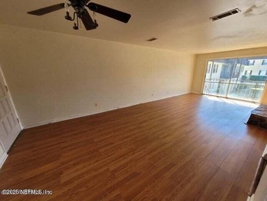 Beautiful 3BR/2BA Southside Condo with Pool & Creek Views! Enjoy