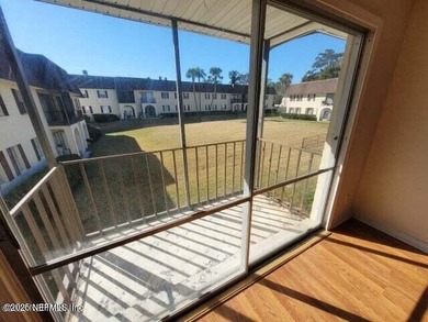 Beautiful 3BR/2BA Southside Condo with Pool & Creek Views! Enjoy