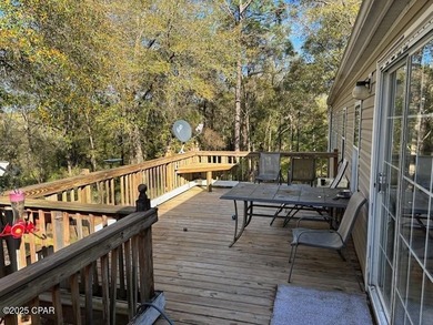 Make Your Lakefront Dream a Reality! This lakefront home has