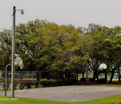 Make Your Lakefront Dream a Reality! This lakefront home has