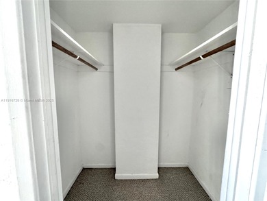 Prime Sunny Isles location! Spacious 1 bed, 1 bath condo with