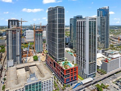 Penthouse PH 5008 - 1 Bedroom | 1 Bathroom with Skyline views |
