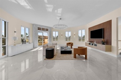 We are proud to present unit 405 in the Plaza on Harbour Island