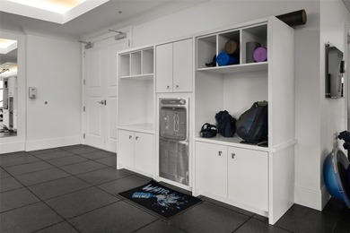 We are proud to present unit 405 in the Plaza on Harbour Island