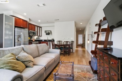 Enjoy luxury living in the heart of Emeryville! Beautiful 1