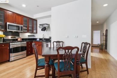 Enjoy luxury living in the heart of Emeryville! Beautiful 1
