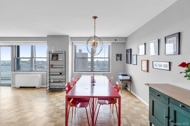 Spacious 2BR/2BA at the Winston Churchill with breathtaking