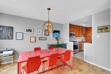 Spacious 2BR/2BA at the Winston Churchill with breathtaking