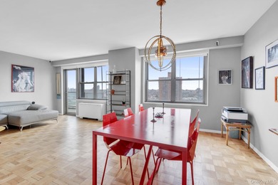 Spacious 2BR/2BA at the Winston Churchill with breathtaking