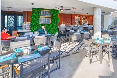 Beautiful Studio Hotel/Condo unit nestled in the heart of