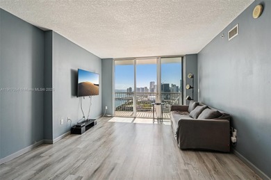 Experience 42nd-floor living with stunning, unobstructed views
