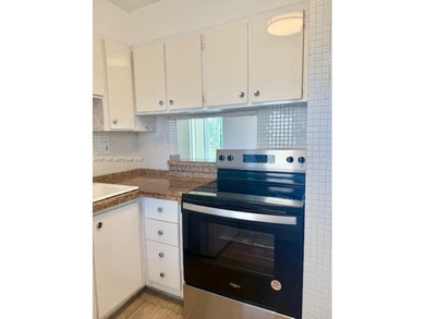 Beautiful & updated one bedroom condo in great community of