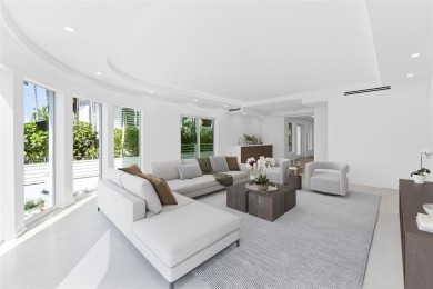 NEW WATERFRONT TOWNHOME situated in Ft. Lauderdale's Las Olas