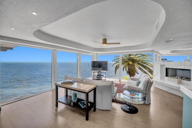Experience breathtaking 180-degree, unobstructed views of the