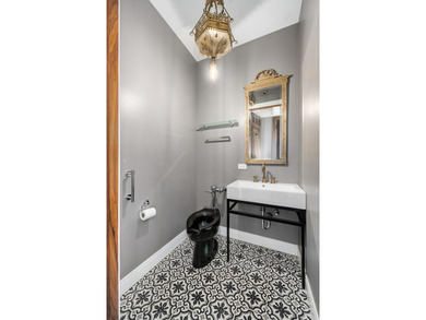 Dramatic 2 story full floor Penthouse with 1500 square foot