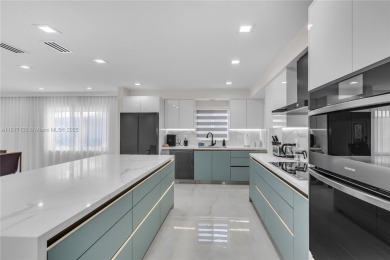 WELCOME TO SOUTH FLORIDA PARADISE!!! PICKY BUYERS WELCOME!