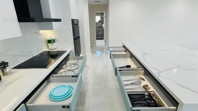 WELCOME TO SOUTH FLORIDA PARADISE!!! PICKY BUYERS WELCOME!