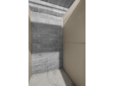 Newly rehabbed and tastefully finished, this unit features new