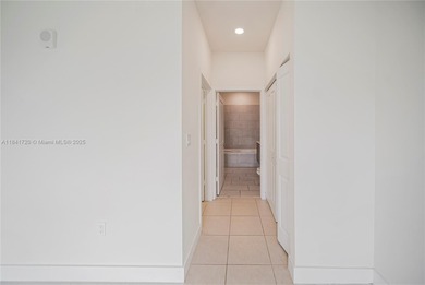 OWNER MOTIVATED. This 1B/1B apartment in Urbana, Downtown Doral