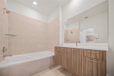 OWNER MOTIVATED. This 1B/1B apartment in Urbana, Downtown Doral