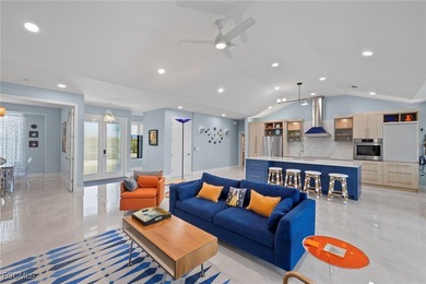 Birder's Paradise on Sanibel Island! Nestled at the tranquil