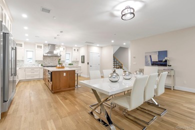 Stunning 5 Bed 4 Bath New Construction In Long Beach! A Coastal